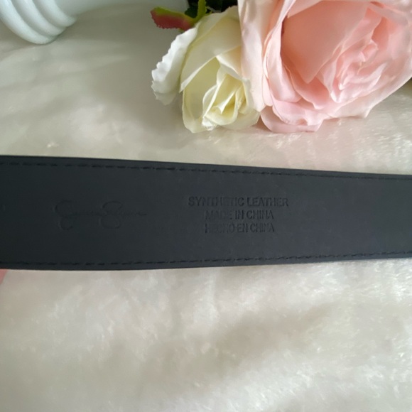 JESSICA SIMPSON Elegant Black and Gold Belt with Cream Accents - Picture 5 of 5